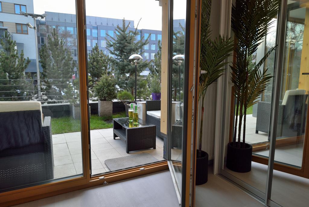 Garden Apartment Cracow- Shopping Mall 1Min, Underground Parking, Family Friendly, City Center Krakov Exteriér fotografie