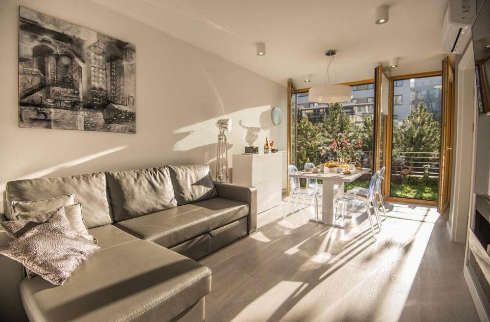 Garden Apartment Cracow- Shopping Mall 1Min, Underground Parking, Family Friendly, City Center Krakov Exteriér fotografie